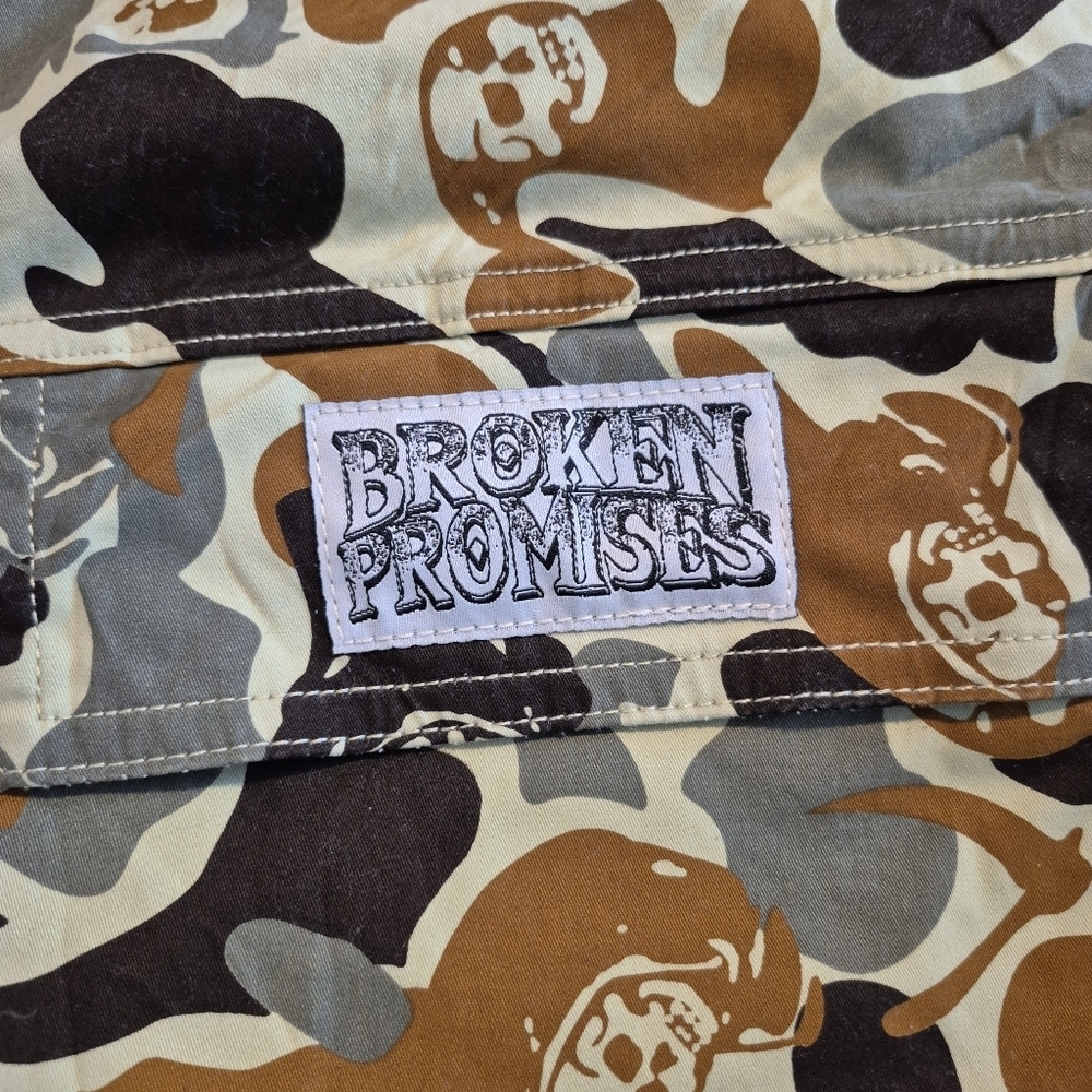Broken Promises women's size 34 Grim Reaper design camo pants EUC or better - Picture 2 of 11